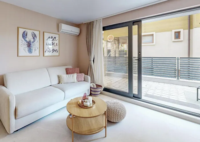 Bellaviastay, Flat Apolonia 1bd Апартамент