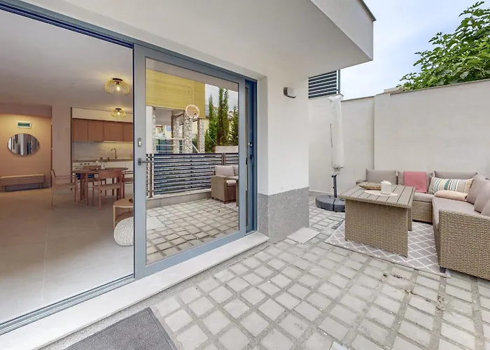 Bellaviastay, Flat Apolonia 1bd Апартамент