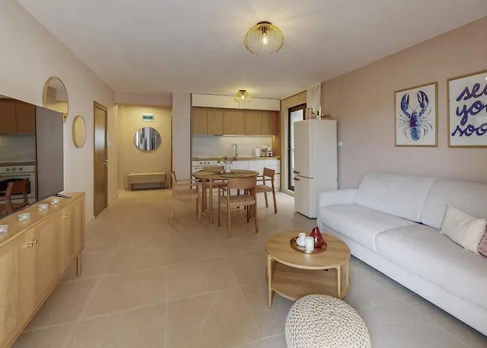 Апартамент Bellaviastay, Flat Apolonia 1bd Бургас